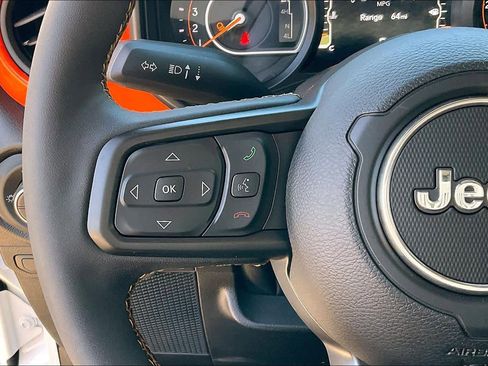 Certified 2024 Jeep Gladiator Sport image 23