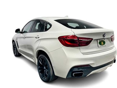 Used 2019 BMW X6 sDrive35i w/ M Sport Package image 4