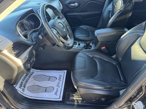 Used 2016 Jeep Cherokee Limited image 6