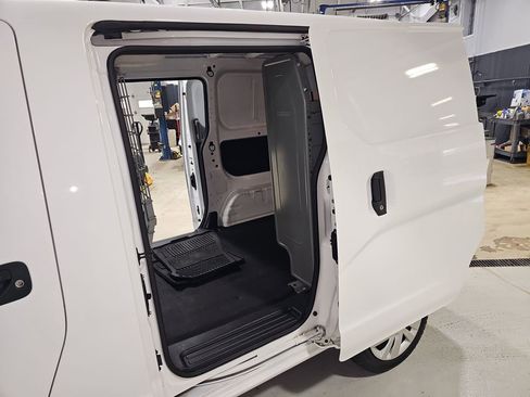 Used 2021 Nissan NV200 SV image 27