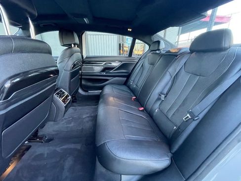 Used 2016 BMW 740i image 14