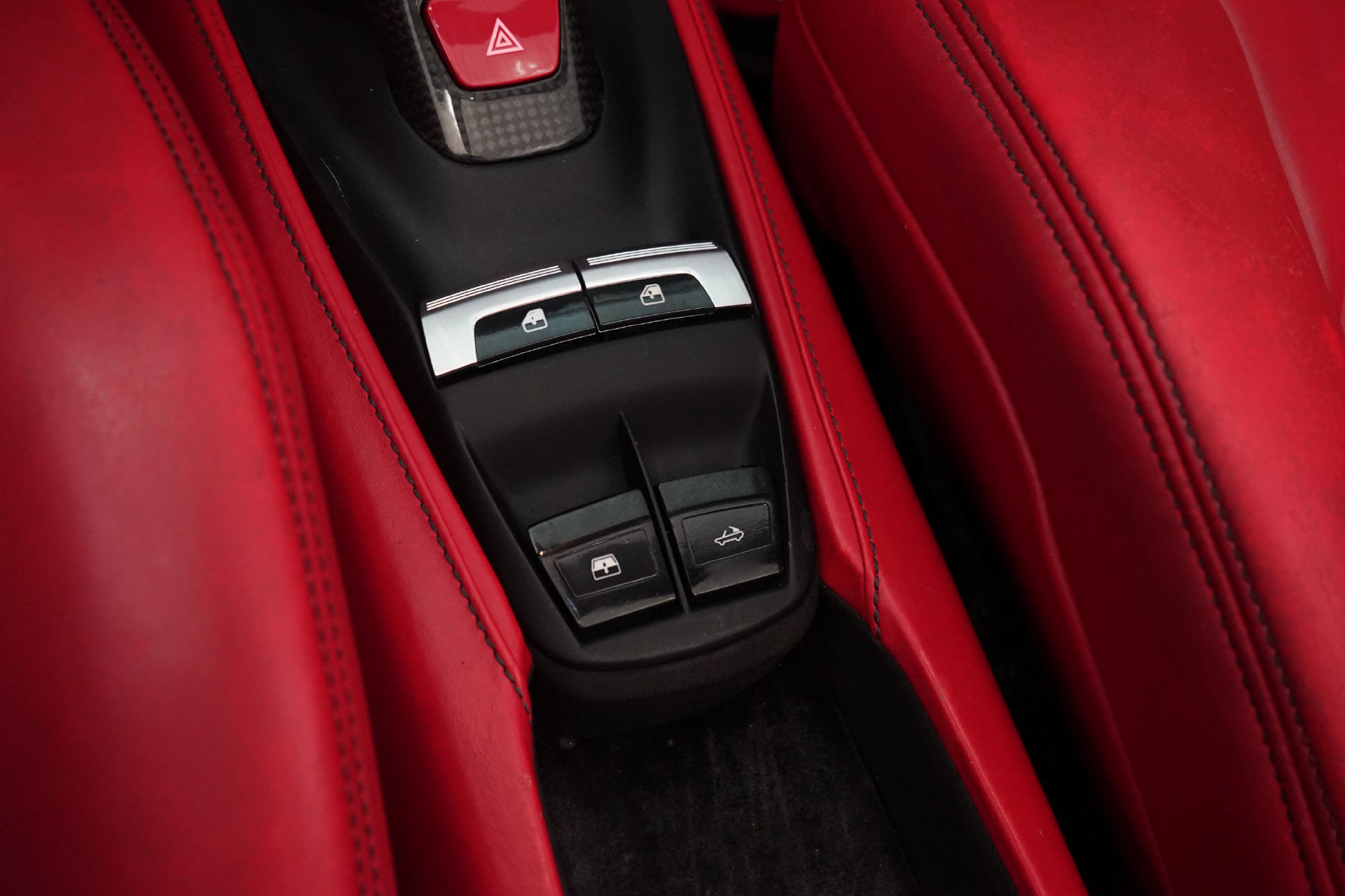 Used 2019 Ferrari 488 Spider RWD image 17