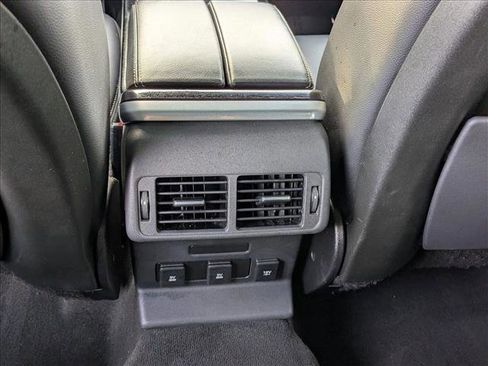 Used 2019 Land Rover Range Rover Velar R-Dynamic SE image 19