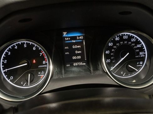 Used 2020 Toyota Camry LE image 15