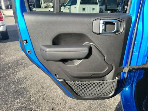 New 2025 Jeep Gladiator Sport image 14