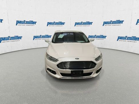 Used 2016 Ford Fusion SE FWD image 3