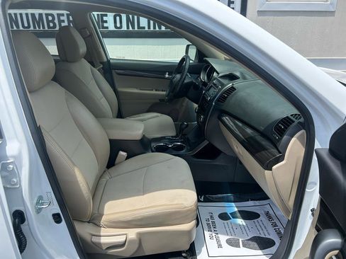 Used 2011 Kia Sorento EX FWD image 21