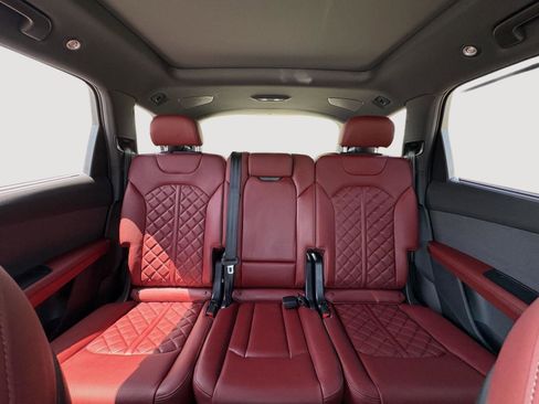 Certified 2025 Audi SQ7 Prestige w/ Prestige Package AWD/4WD image 20