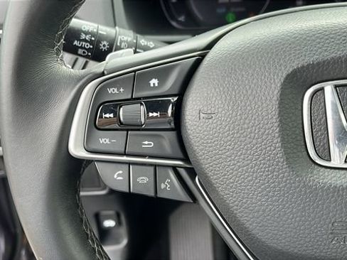 Used 2019 Honda Accord Touring image 12