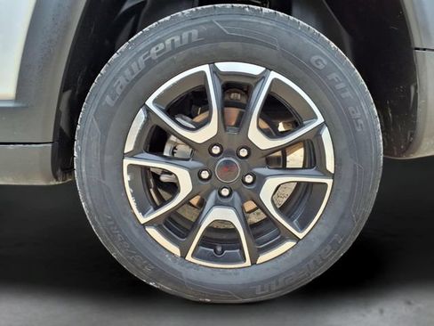 Used 2025 Jeep Compass Trailhawk w/ Trailer Tow Group AWD/4WD image 8