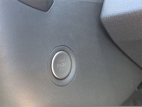 New 2025 Volkswagen ID.4 Pro image 28