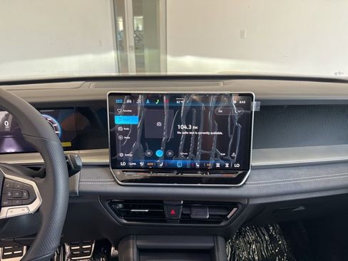 New 2025 Volkswagen Tiguan SE R-Line image 21