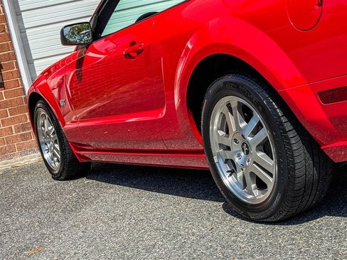 Used 2006 Ford Mustang GT RWD image 18