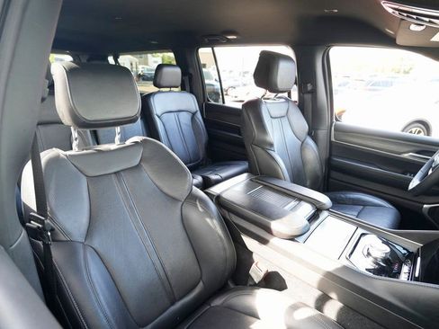 Used 2023 Jeep Wagoneer L Series II image 26