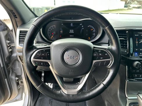 Used 2021 Jeep Grand Cherokee Laredo X image 18