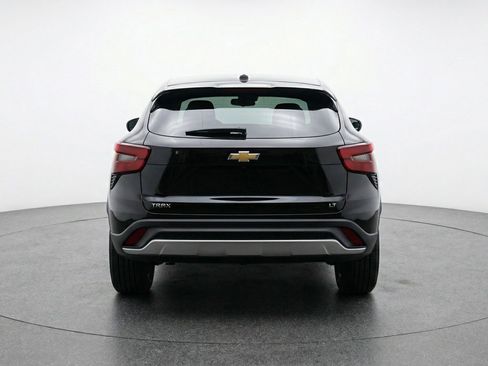 Used 2025 Chevrolet Trax LT image 7