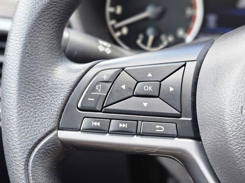 Used 2025 Nissan Altima 2.5 SV FWD image 17