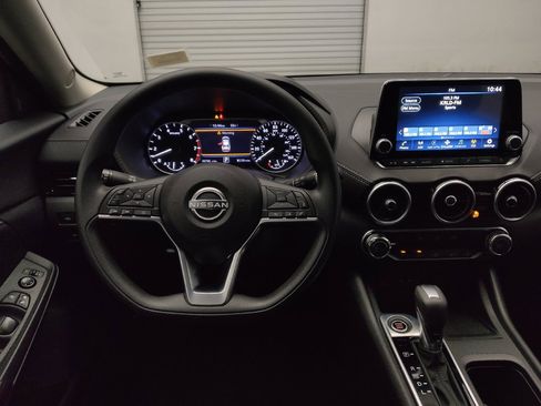 Used 2025 Nissan Sentra SV FWD image 22