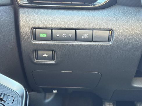 Used 2021 Nissan Sentra SR w/ SR Premium Package image 13