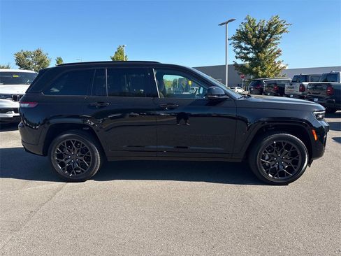 New 2025 Jeep Grand Cherokee Summit w/ Obsidian Package image 10