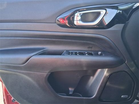 New 2025 Jeep Compass Latitude w/ Sun & Sound Group image 20