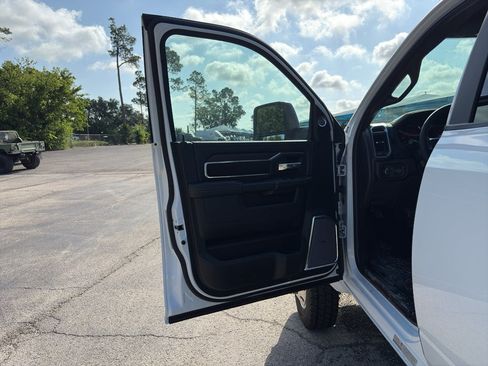 New 2026 RAM 4500 4x4 Crew Cab DRW w/ Laramie Trim Package image 10