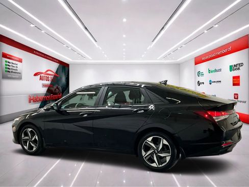 Used 2023 Hyundai Elantra SEL w/ Convenience Package FWD image 4