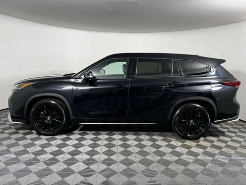 Certified 2024 Toyota Highlander XSE image 8