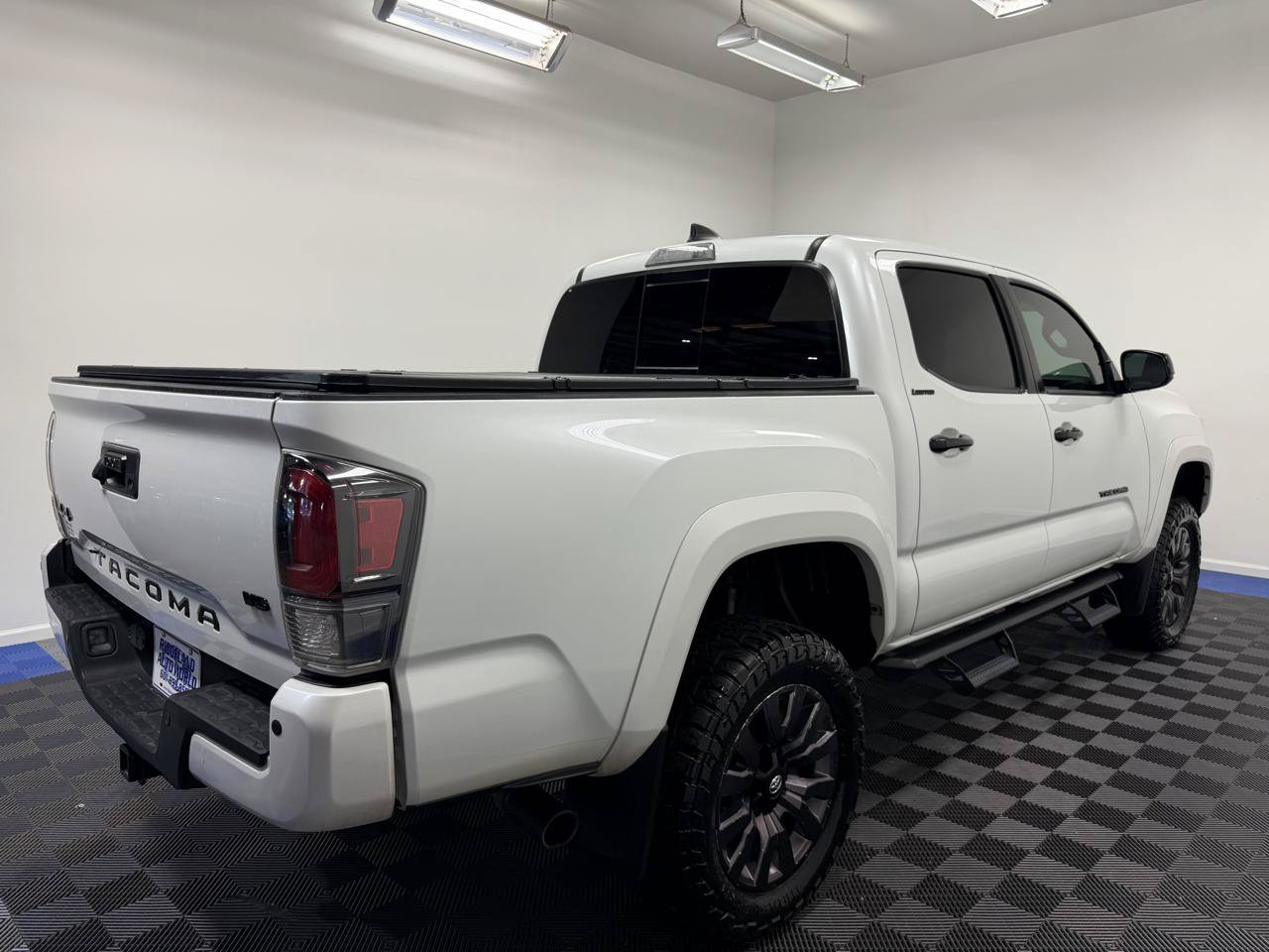 Used 2021 Toyota Tacoma Limited w/ Nightshade Package AWD/4WD image 12