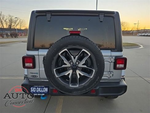 Used 2024 Jeep Wrangler Unlimited w/ Convenience Group image 8