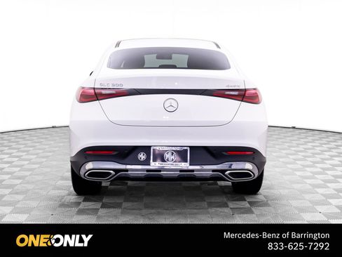 Used 2025 Mercedes-Benz GLC 300 4MATIC image 4