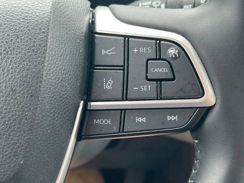 Used 2023 Toyota Highlander Limited AWD/4WD image 46