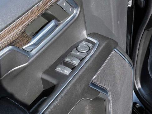 Used 2023 Chevrolet Silverado 1500 LT w/ Z71 Off-Road Package AWD/4WD image 36