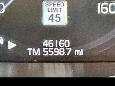 Used 2021 Volvo XC60 T5 Momentum AWD/4WD image 17