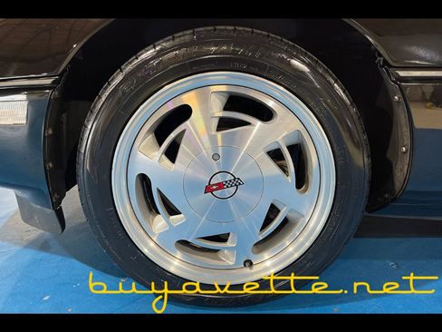Used 1988 Chevrolet Corvette Coupe RWD image 10