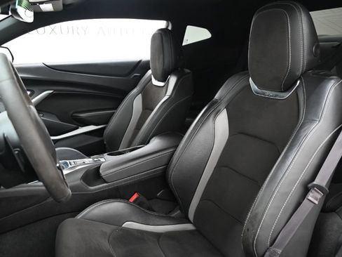 Used 2017 Chevrolet Camaro SS RWD image 18