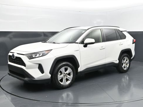 Used 2020 Toyota RAV4 LE w/ All Weather Liner Package AWD/4WD image 1