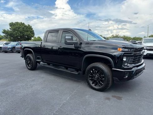 Used 2025 Chevrolet Silverado 2500 Custom w/ Custom Value Package AWD/4WD image 1