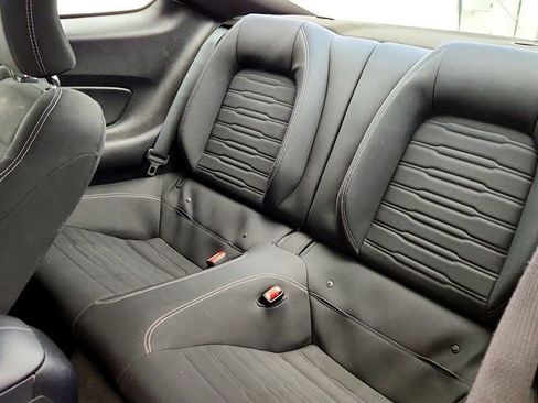 Used 2017 Ford Mustang Coupe image 21