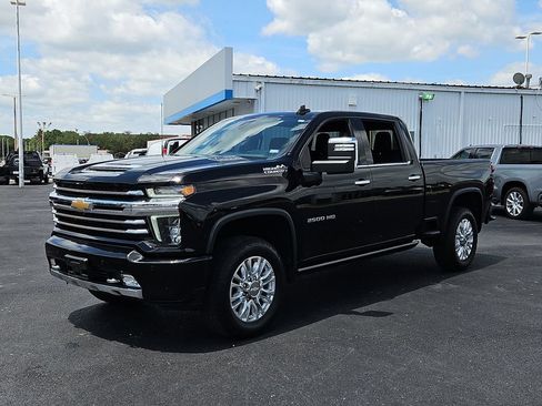 Certified 2021 Chevrolet Silverado 2500 High Country w/ Z71 Off-Road Package AWD/4WD image 2