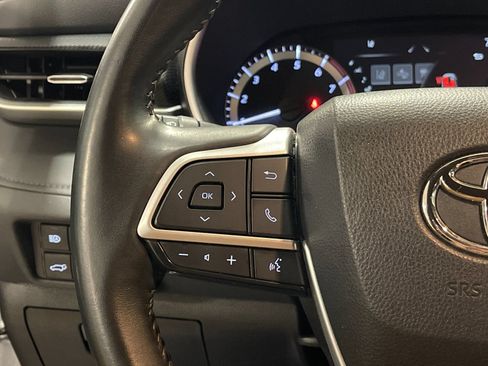 Used 2023 Toyota Highlander XSE FWD image 28