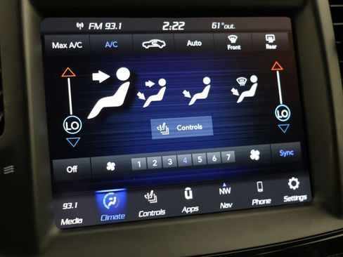 Used 2023 Chrysler 300 C RWD image 49