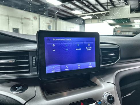 Used 2023 Ford Explorer XLT w/ Equipment Group 202A AWD/4WD image 34