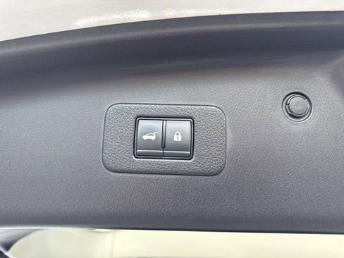 Used 2024 Nissan Armada SL w/ Captain's Chairs Package AWD/4WD image 13