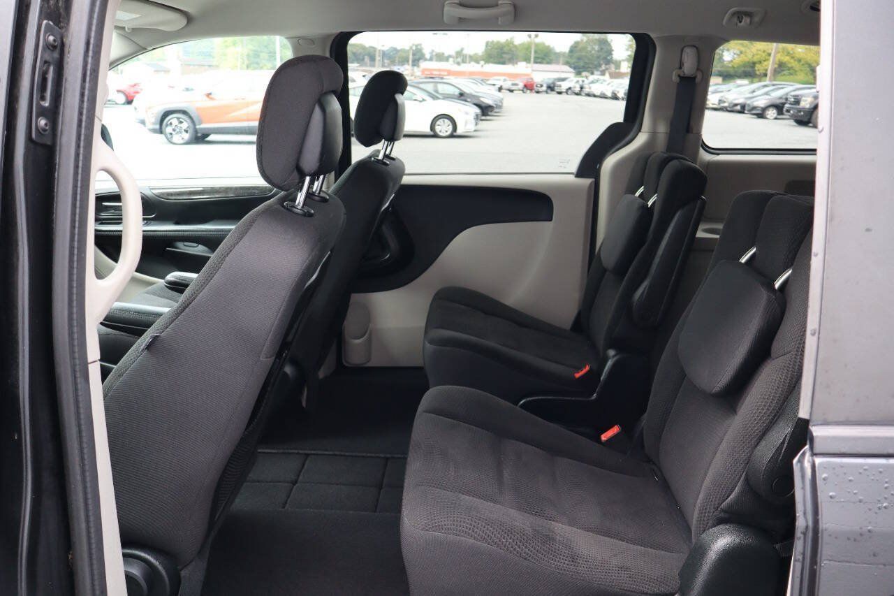 Used 2017 Dodge Grand Caravan SE w/ Power Window Group FWD image 5