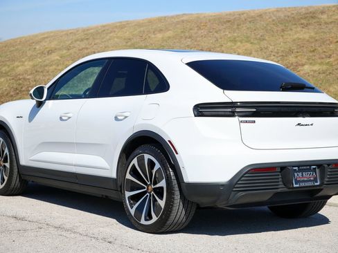 Certified 2025 Porsche Macan 4 Electric image 3