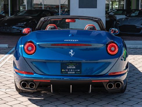 Used 2016 Ferrari California T image 43