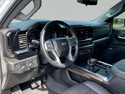 Used 2024 Chevrolet Silverado 1500 RST w/ Convenience Package II AWD/4WD image 13