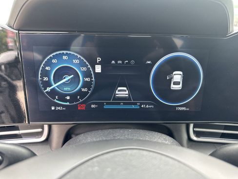 Used 2024 Hyundai Elantra SEL image 11