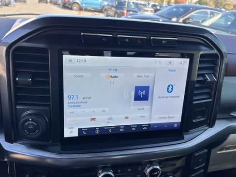 Certified 2022 Ford F150 Lariat w/ Equipment Group 502A High image 18